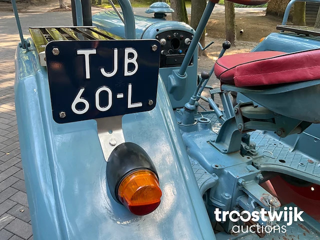 Oldtimer tractor - afbeelding 9 van  20