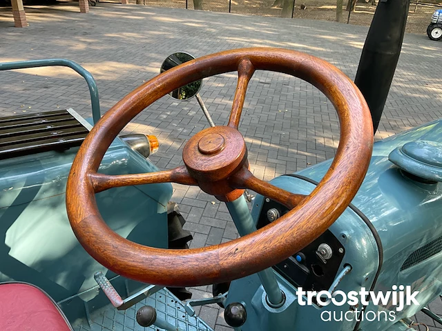 Oldtimer tractor - afbeelding 13 van  20