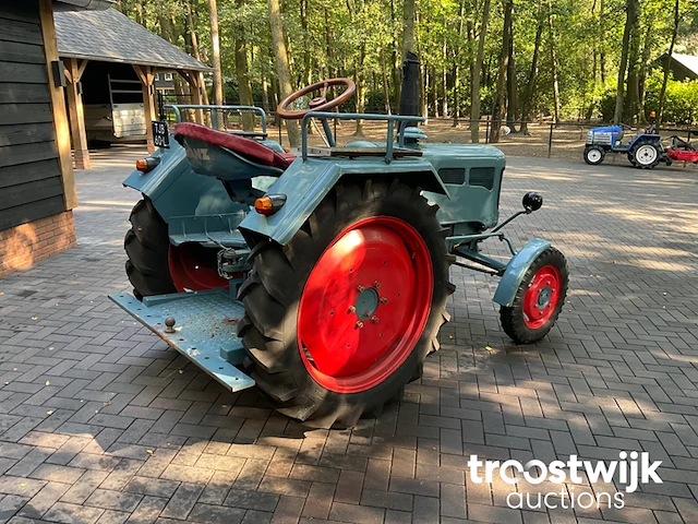 Oldtimer tractor - afbeelding 16 van  20