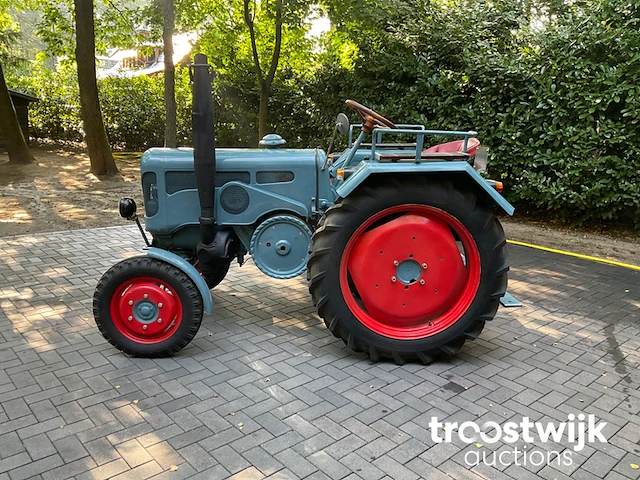Oldtimer tractor - afbeelding 18 van  20