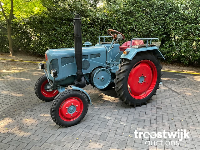 Oldtimer tractor - afbeelding 19 van  20