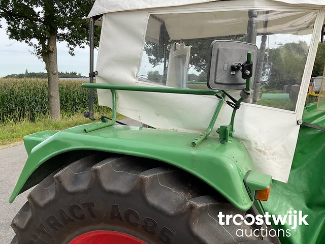 Oldtimer tractor - afbeelding 11 van  31