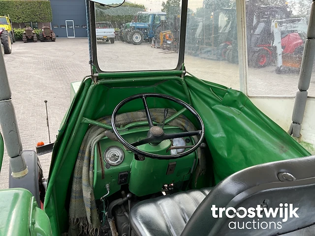 Oldtimer tractor - afbeelding 16 van  31