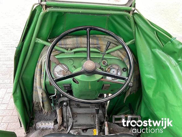 Oldtimer tractor - afbeelding 22 van  31
