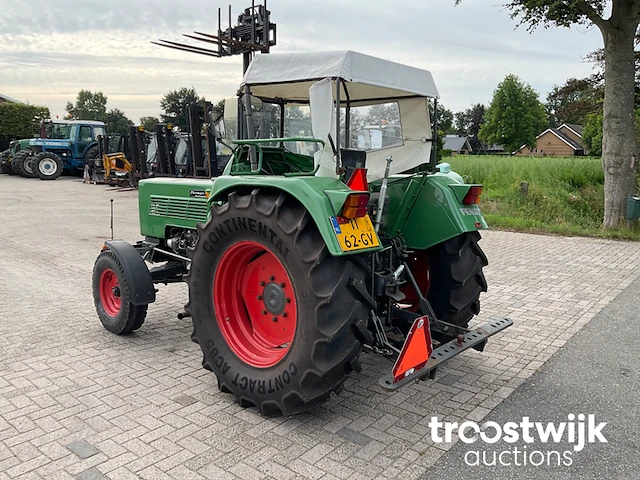 Oldtimer tractor - afbeelding 30 van  31