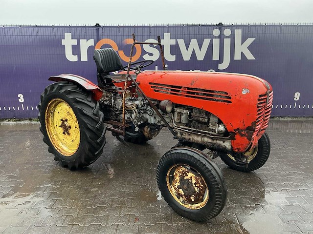 Oldtimer tractor - afbeelding 3 van  10