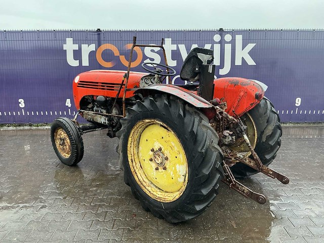 Oldtimer tractor - afbeelding 4 van  10