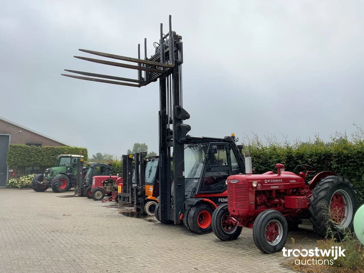 Oldtimer tractoren, auto's, heftrucks, agrarische machines en onderdelen