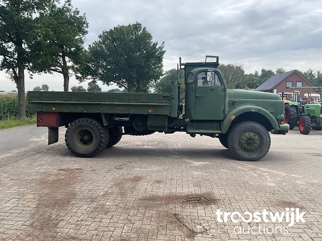 Oldtimer vrachtwagen 4x4 - afbeelding 39 van  42