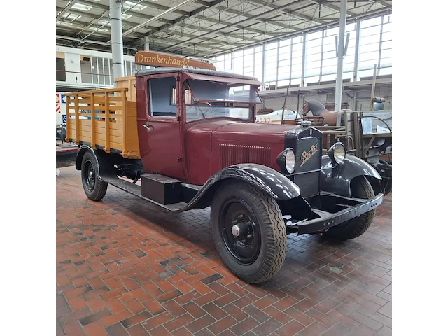 Oldtimer vrachtwagen, berliet - afbeelding 1 van  52