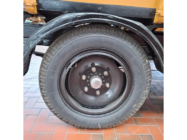 Oldtimer vrachtwagen, berliet - afbeelding 14 van  52