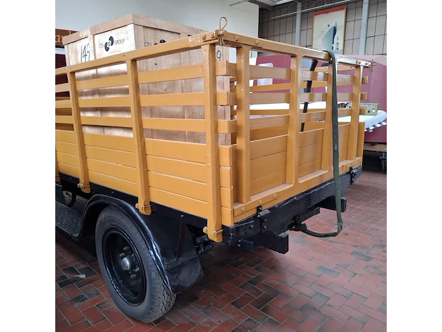 Oldtimer vrachtwagen, berliet - afbeelding 16 van  52