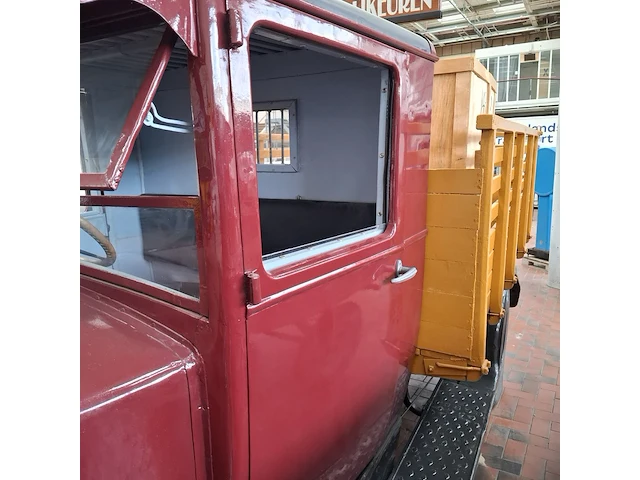 Oldtimer vrachtwagen, berliet - afbeelding 21 van  52