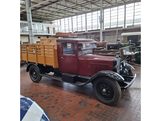 Oldtimer vrachtwagen, berliet - afbeelding 12 van  52