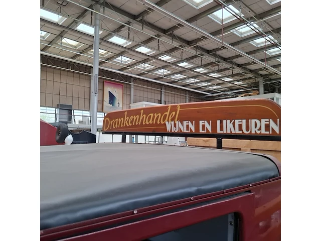 Oldtimer vrachtwagen, berliet - afbeelding 27 van  52