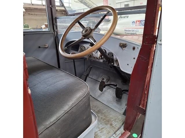 Oldtimer vrachtwagen, berliet - afbeelding 37 van  52