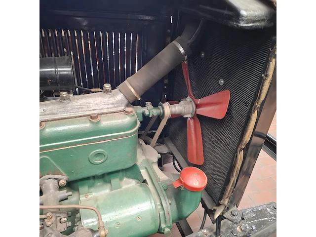 Oldtimer vrachtwagen, berliet - afbeelding 41 van  52