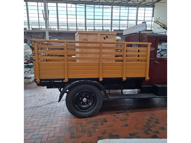 Oldtimer vrachtwagen, berliet - afbeelding 34 van  52