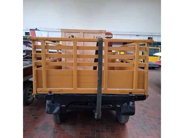 Oldtimer vrachtwagen, berliet - afbeelding 49 van  52