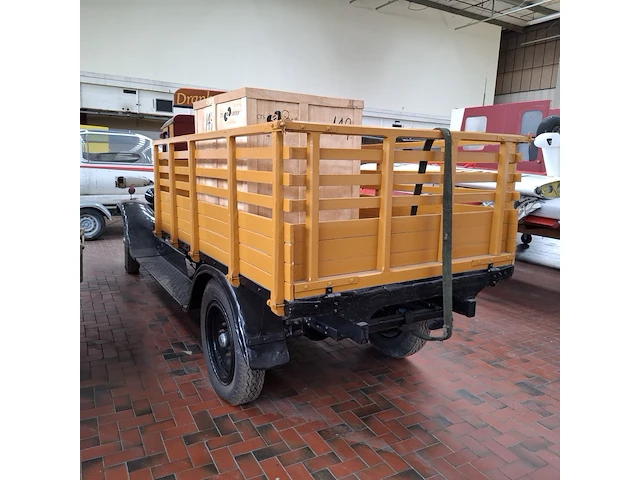 Oldtimer vrachtwagen, berliet - afbeelding 50 van  52
