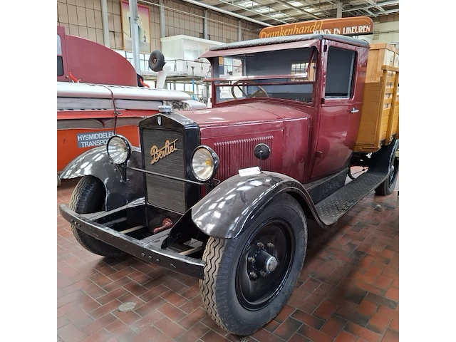 Oldtimer vrachtwagen, berliet - afbeelding 52 van  52