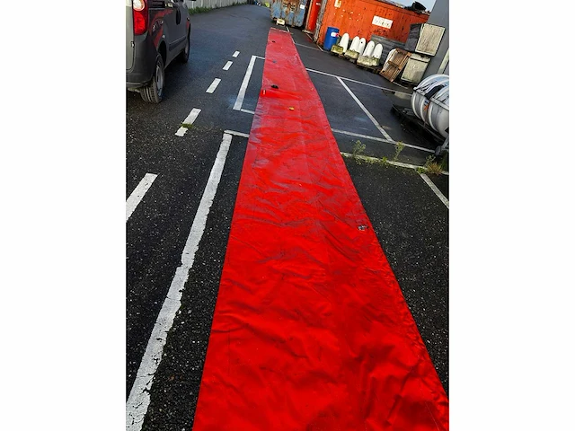 Oliekerend scherm 150 meter - afbeelding 3 van  8