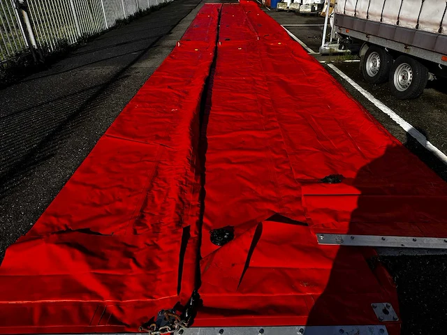 Oliekerend scherm 150 meter - afbeelding 5 van  8