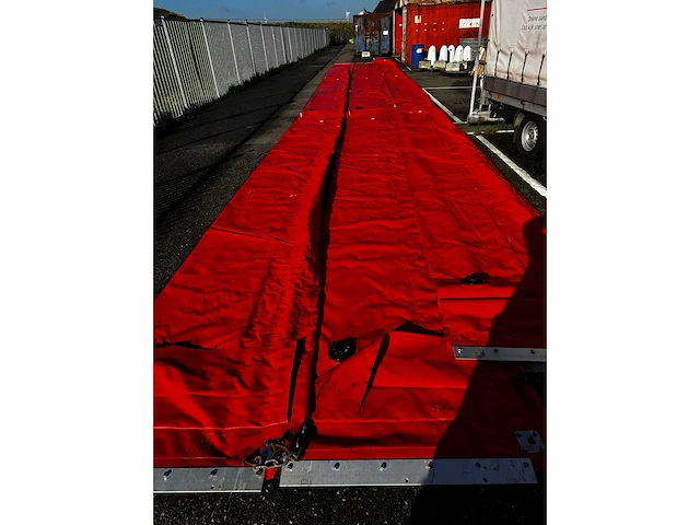 Oliekerend scherm 150 meter - afbeelding 6 van  8