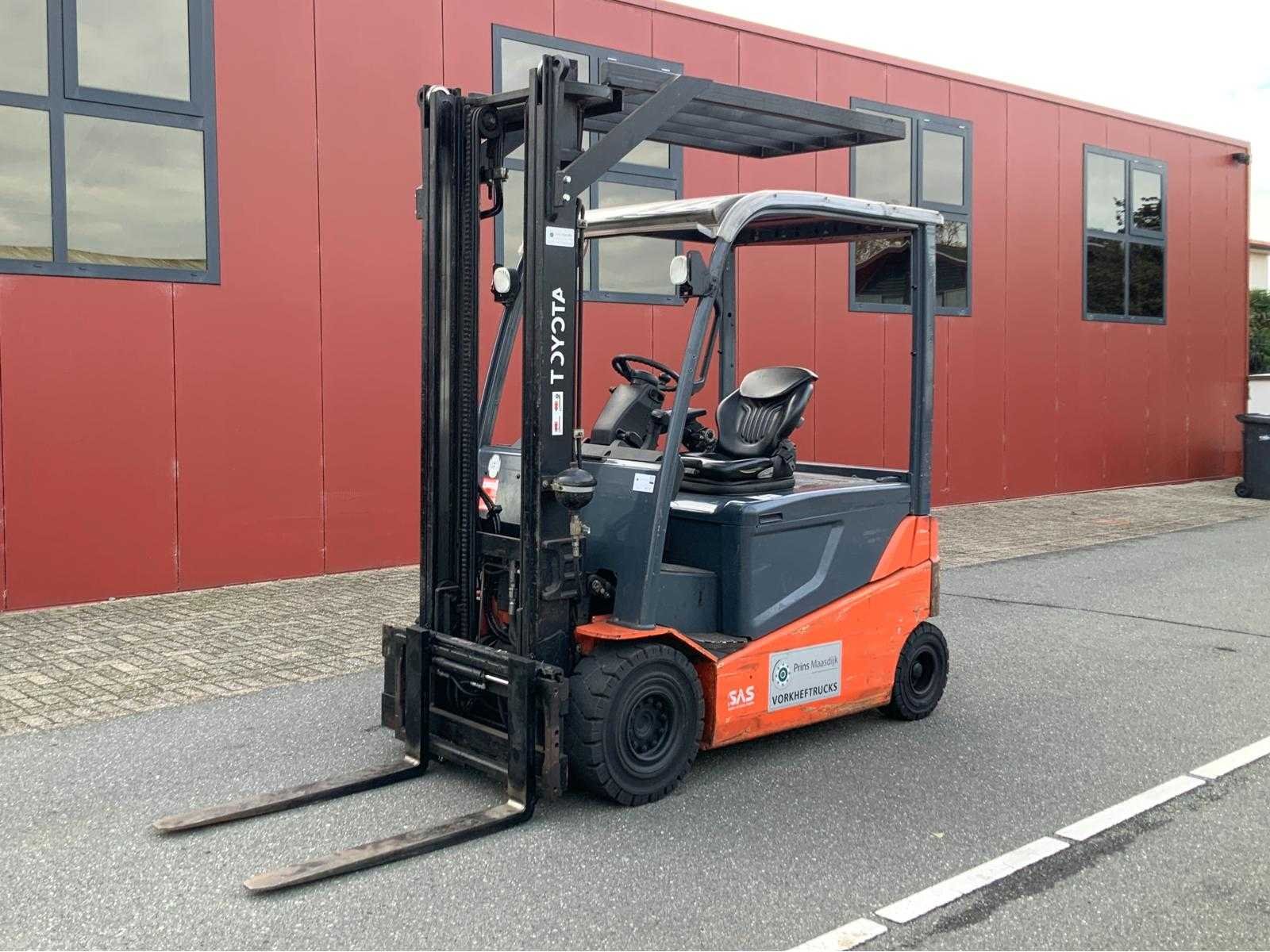 Olijfbomen, hoogwerkers, heftrucks, generatoren, multihog, minigravers, rijplaten en opslagtank