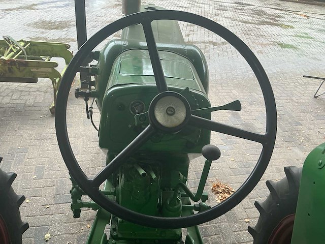 Oliver 1953 super 77 oldtimer tractor - afbeelding 10 van  23