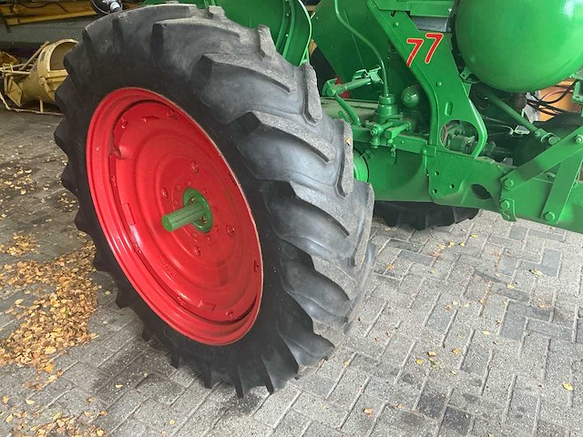 Oliver 1953 super 77 oldtimer tractor - afbeelding 11 van  23