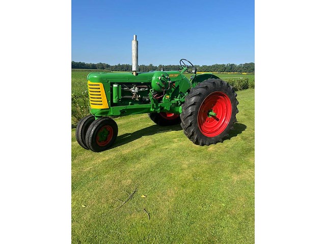 Oliver 1953 super 77 oldtimer tractor - afbeelding 17 van  23