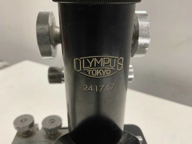 Olympus - kantelbare microscoop - afbeelding 2 van  3