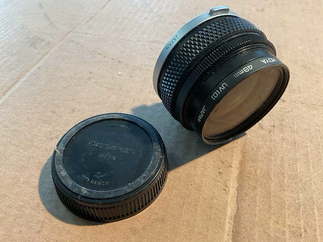 Olympus auto-w camera lens - afbeelding 2 van  2
