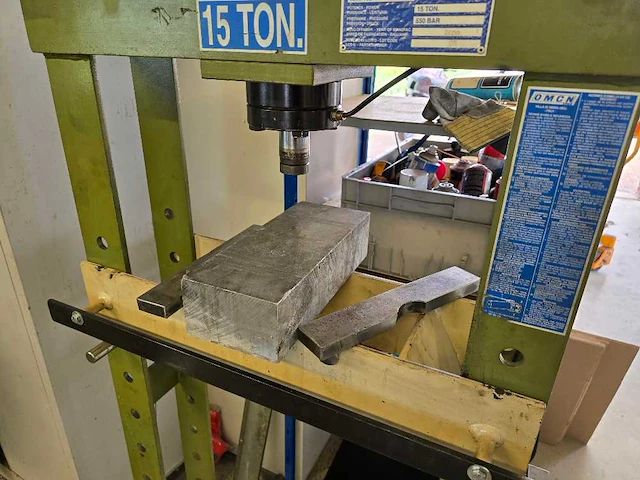 Omcn - 2000 - 15 ton - hydraulische pers - afbeelding 3 van  5