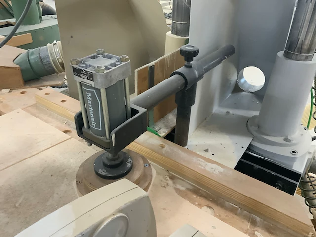 Omga radiaalafkortzaagmachine (4x) - afbeelding 22 van  31