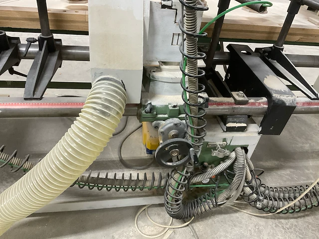 Omga radiaalafkortzaagmachine (4x) - afbeelding 31 van  31