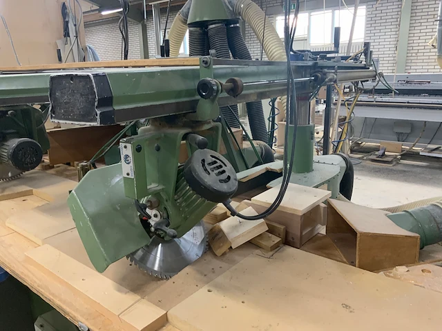 Omga radiaalafkortzaagmachine (4x) - afbeelding 14 van  20