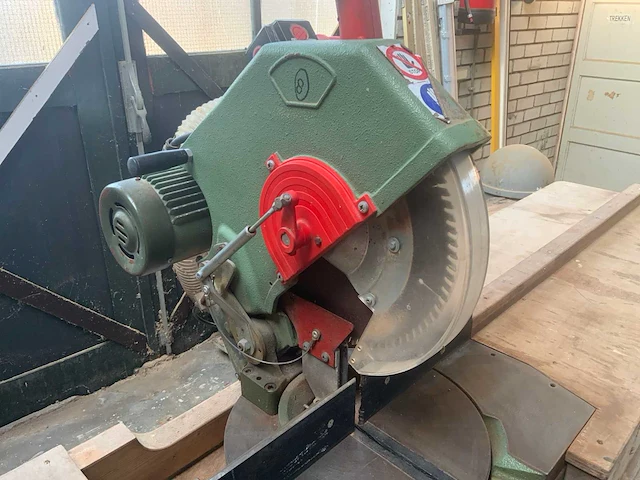 Omga t50-350 radiaalafkortzaagmachine - afbeelding 8 van  12