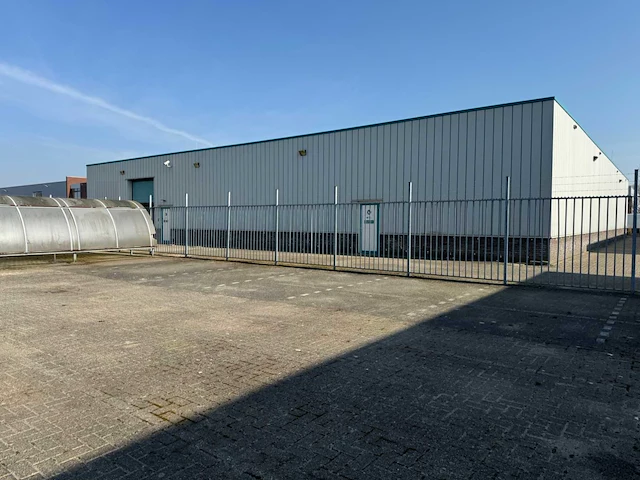 Omheining met schuifpoort (23,25x18,25 mtr) (424m2) - afbeelding 8 van  41