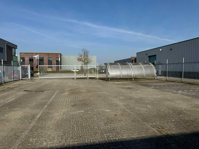 Omheining met schuifpoort (23,25x18,25 mtr) (424m2) - afbeelding 10 van  41
