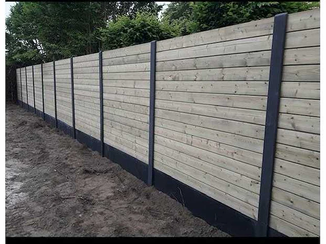 Omheining pakket beton/hout planken antraciet 10 meter - afbeelding 1 van  2