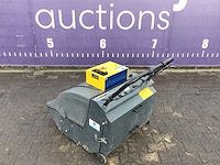 Omm zelfrijdende veegmachine - afbeelding 4 van  6