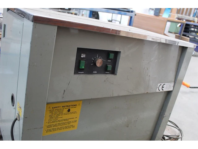 Omsnoeringsmachine semi-automatisch nn type exs-700. - afbeelding 3 van  4
