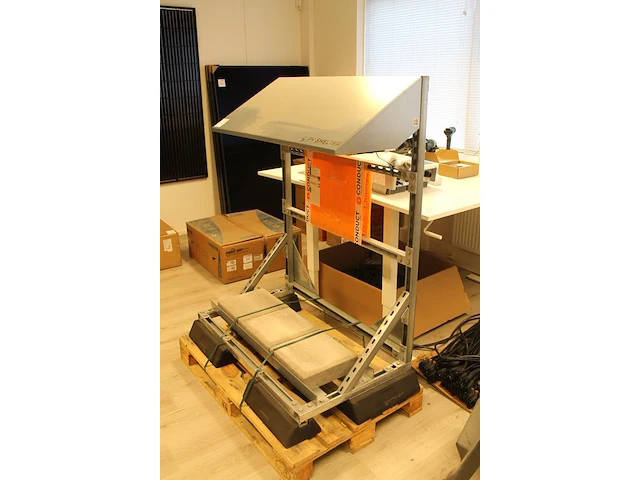 Omvormerframe conduct pv shelter. nieuw op pallet. afmeting 110 x 70 x 145 cm. - afbeelding 2 van  4