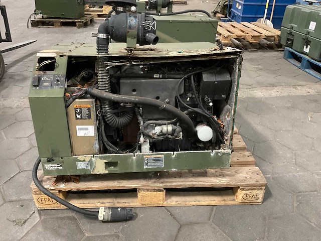Onan 7.5hdkat41934k stroomgenerator - afbeelding 2 van  10