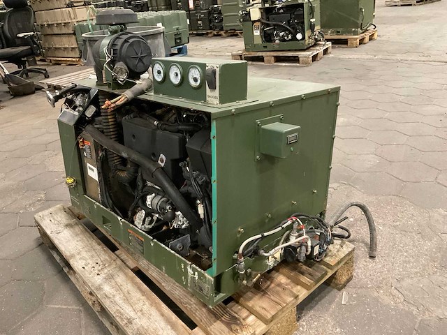 Onan 7.5hdkat41934k stroomgenerator - afbeelding 3 van  9