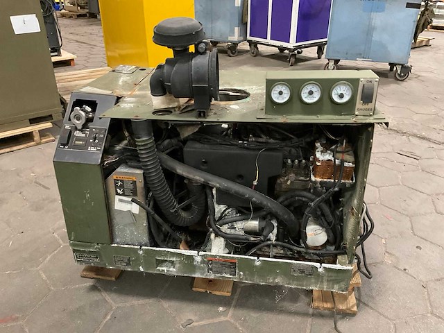Onan 7.5hdkat41934k stroomgenerator - afbeelding 2 van  11
