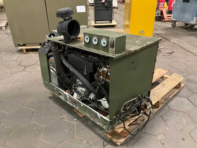 Onan 7.5hdkat41934k stroomgenerator - afbeelding 3 van  11