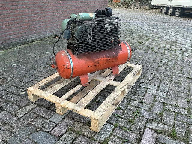 Onbekend - onbekend - luchtcompressor - afbeelding 2 van  4
